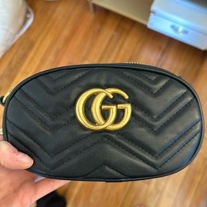Gucci Fanny pack black. Like new! Waist purse